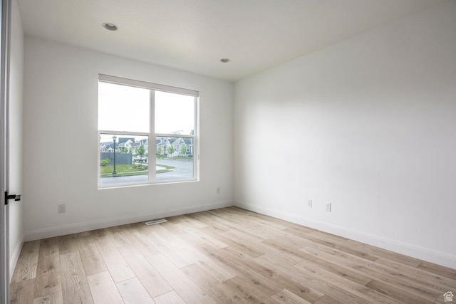 5081 W Sequoia Cir, Highland, UT 84003 - empty room featuring recessed lighting, baseboards, visible vents, and light wood-type flooring