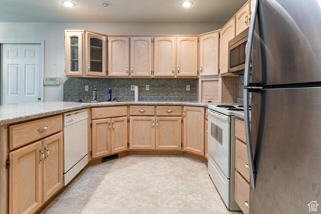 954 E 5650 S, South Ogden, UT 84405 - kitchen with stainless steel appliances and light brown cabinets
