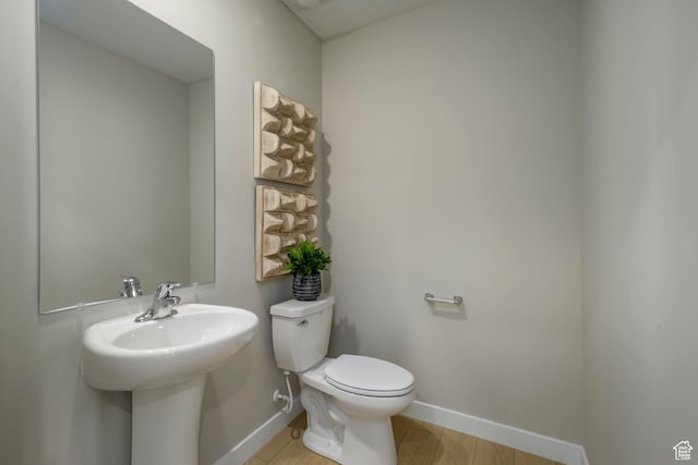 141 N Gallery St, Saratoga Springs, UT 84045 - half bath with baseboards and toilet