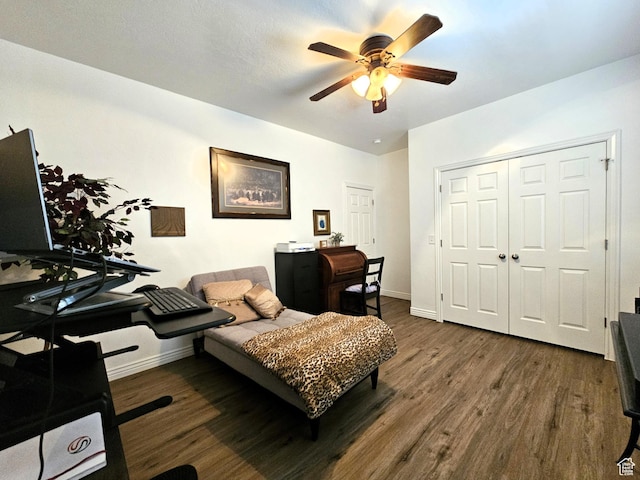 598 W 1620 S, Lehi, UT 84043 - living room featuring a ceiling fan, dark wood finished floors, and baseboards