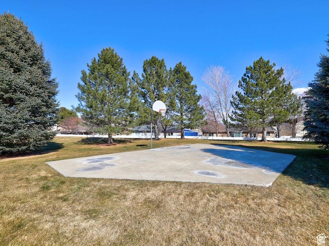 9745 S Tayside Dr W, South Jordan, UT 84009 - view of sport court with community basketball court and a yard