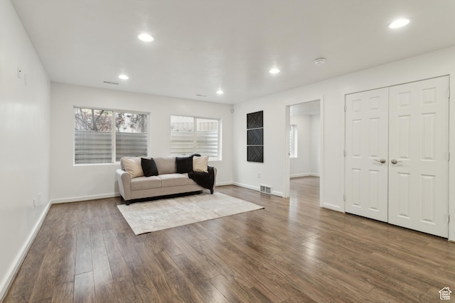 11572 S Harvest Rain Ave, South Jordan, UT 84009 - living area featuring wood finished floors, recessed lighting, and baseboards