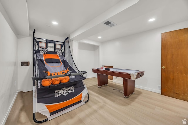 game room with visible vents, recessed lighting, baseboards, and wood finished floors