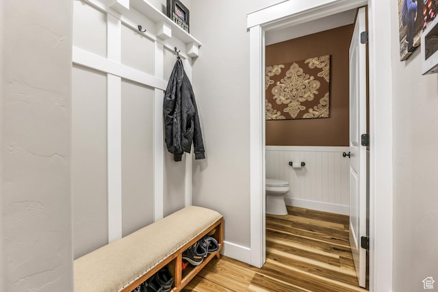 5764 Greenwich Cir, Stansbury Park, UT 84074 - mudroom featuring baseboards, wainscoting, and light wood finished floors