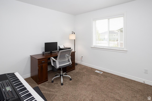 940 N 90 W, Santaquin, UT 84655 - carpeted home office featuring baseboards
