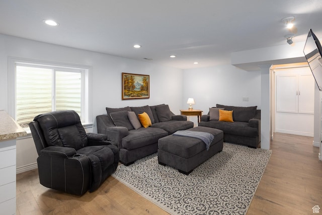 940 N 90 W, Santaquin, UT 84655 - living area with light wood-style flooring and recessed lighting