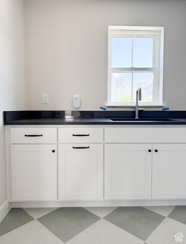 302 W Horizon View Loop Unit 35, Elk Ridge, UT 84651 - interior space featuring a sink