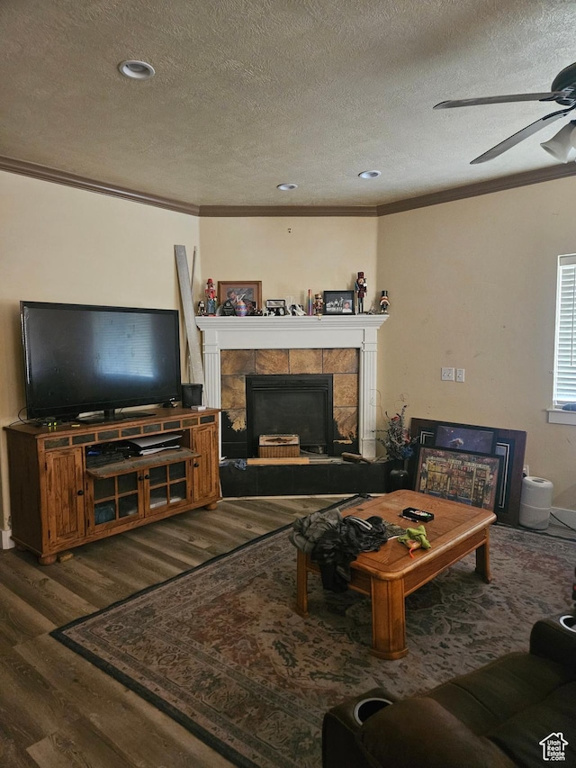 1150 N 403 W, Midway, UT 84049 - living area with ceiling fan, a textured ceiling, ornamental molding, and wood finished floors