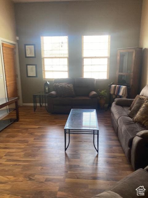 948 Shetland Ln Unit 17, Farmington, UT 84025 - living area with a wealth of natural light and wood finished floors