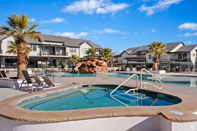 2600 Ocotillo Way Unit 31, Santa Clara, UT 84765 - community pool with a residential view, a patio, and fence