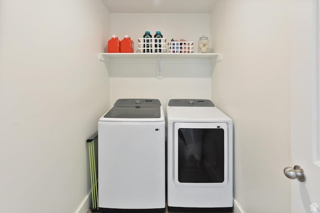 3030 S 400 W, Nibley, UT 84321 - laundry room featuring baseboards, laundry area, and washer and clothes dryer