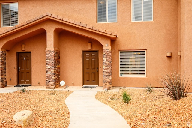 300 E 300 N Unit L5, Kanab, UT 84741 - entrance to property with stucco siding and stone siding