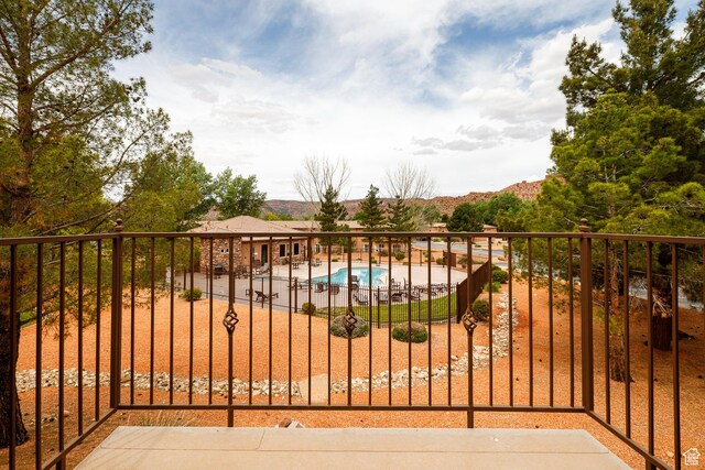 300 E 300 N Unit L5, Kanab, UT 84741 - balcony featuring view of pool and a patio