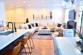 living room featuring recessed lighting