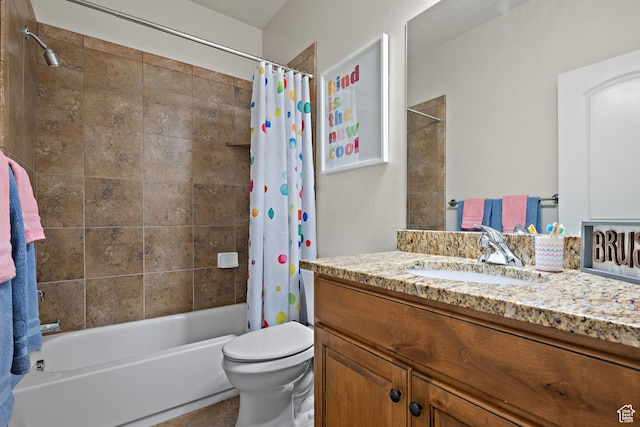 927 S Iris Ln W, Mapleton, UT 84664 - full bath featuring toilet, shower / bath combo with shower curtain, and vanity