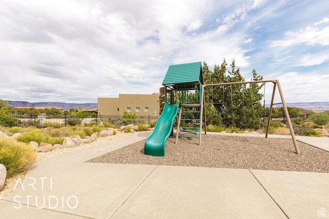 415 W Silver Hills Rd, Leeds, UT 84746 - community play area with fence