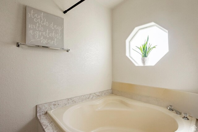 24517 W Rock Creek Rd, Duchesne, UT 84021 - bathroom with a bath