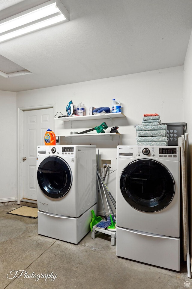 186 N 870 W, Hurricane, UT 84737 - washroom featuring laundry area and washer and dryer