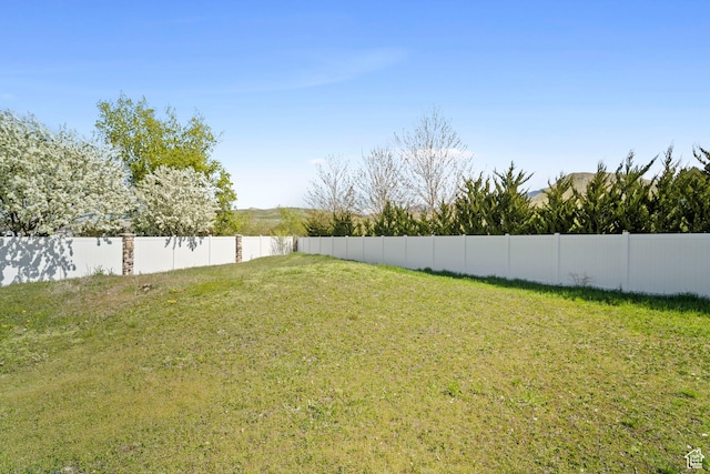 220 N 810 E, Smithfield, UT 84335 - view of yard with fence