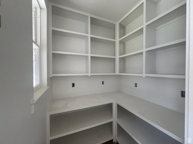 581 W Summerhill Ln N, Centerville, UT 84014 - view of pantry