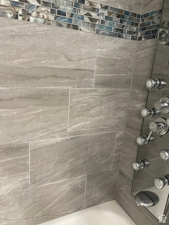 1206 E Waterside Cv Unit 21, Cottonwood Heights, UT 84047 - details featuring tiled shower