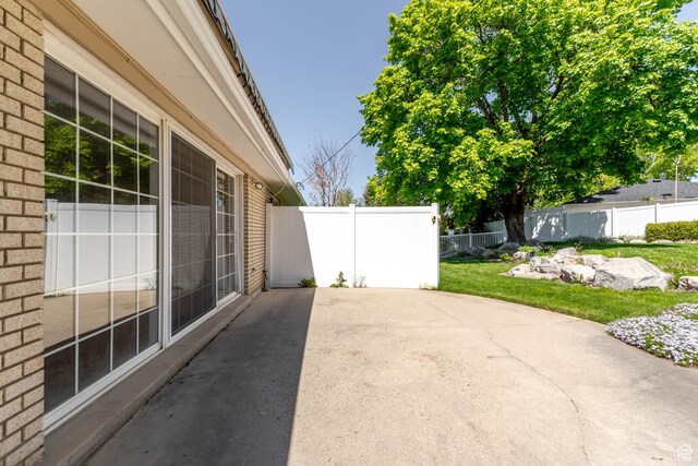 81 S 700 E, Bountiful, UT 84010 - view of patio with fence
