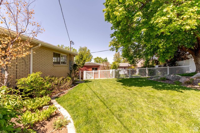 81 S 700 E, Bountiful, UT 84010 - view of yard featuring fence