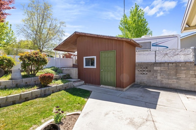 344 E 900 N, Pleasant Grove, UT 84062 - view of outdoor structure featuring an outdoor structure and a fenced backyard