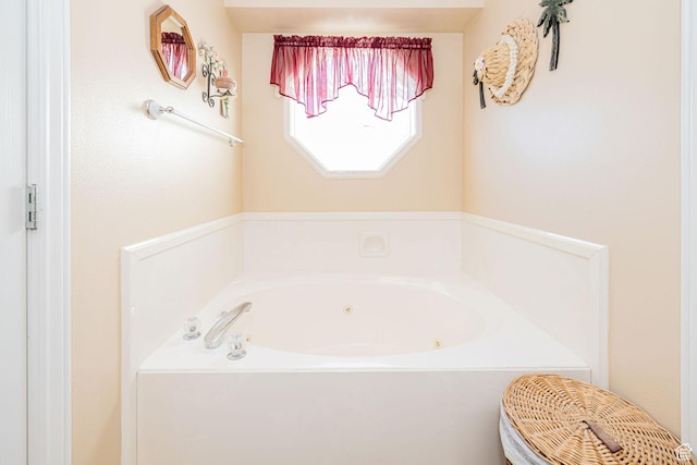 2983 W 2600 N, Plain City, UT 84404 - bathroom with a jetted tub