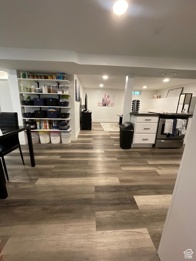 868 Washington Blvd, Ogden, UT 84404 - interior space featuring dark wood finished floors, baseboards, and recessed lighting