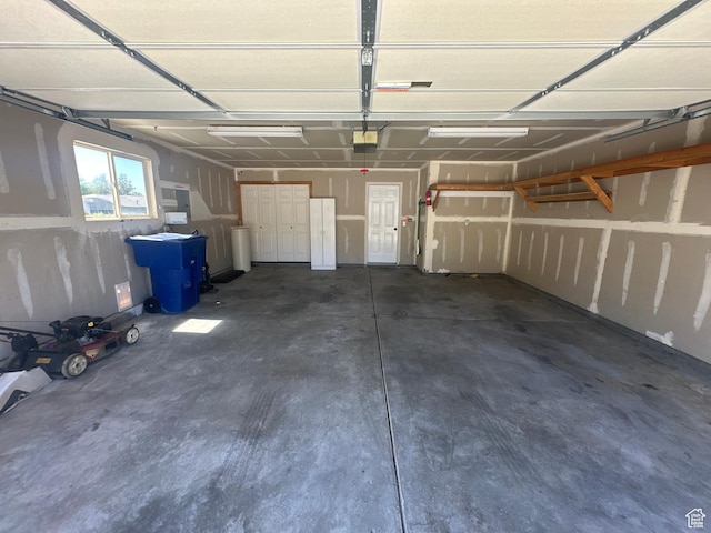 819 E 725 N, Ogden, UT 84404 - garage with a garage door opener