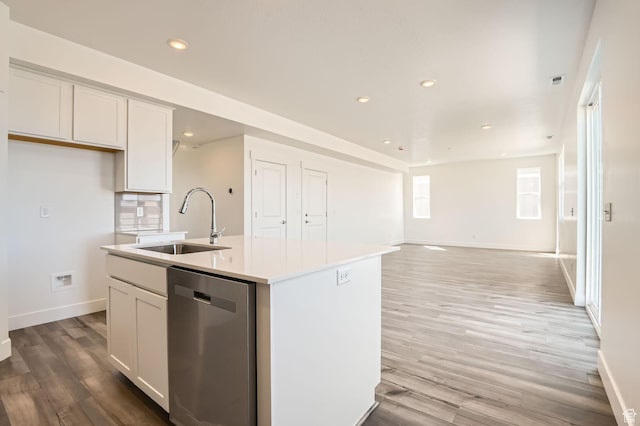 2185 W 1960th St N, Lehi, UT 84043 - kitchen featuring dishwasher, a sink, an island with sink, baseboards, and recessed lighting