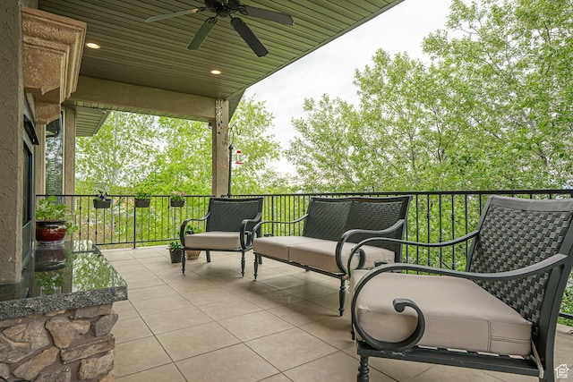 view of patio with ceiling fan