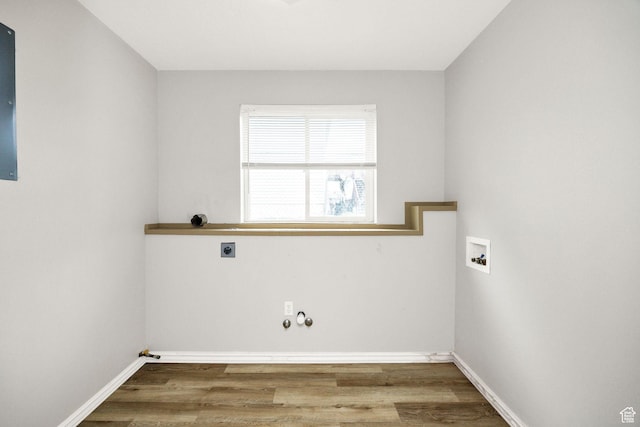 736 Majestic Dr, Logan, UT 84321 - clothes washing area featuring gas dryer hookup, hookup for a washing machine, hookup for an electric dryer, wood finished floors, and baseboards