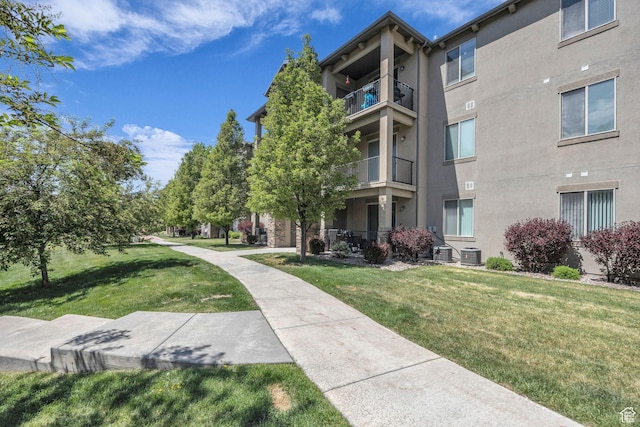 282 W 605 N Unit 307, Centerville, UT 84014 - surrounding community featuring a yard