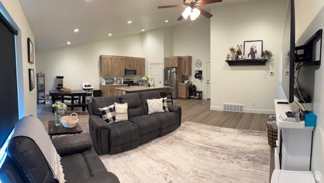 88 E 970 N, Santaquin, UT 84655 - living room with visible vents, recessed lighting, light wood-style flooring, a ceiling fan, and baseboards