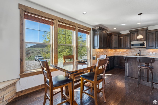 9855 N N Vista Dr Unit 104, Heber City, UT 84032 - dining area featuring a wealth of natural light, dark wood finished floors, baseboards, and recessed lighting