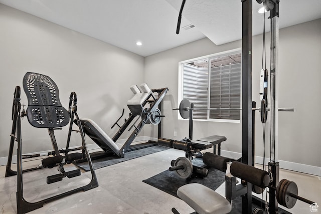 exercise room featuring visible vents, baseboards, and recessed lighting