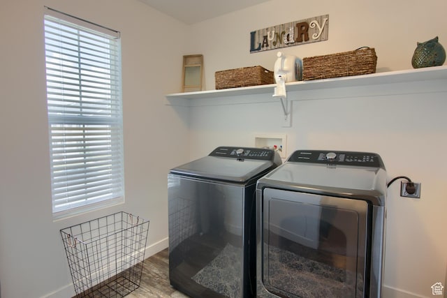 452 S Highpoint Dr, Saratoga Springs, UT 84045 - laundry room featuring baseboards, laundry area, independent washer and dryer, and wood finished floors