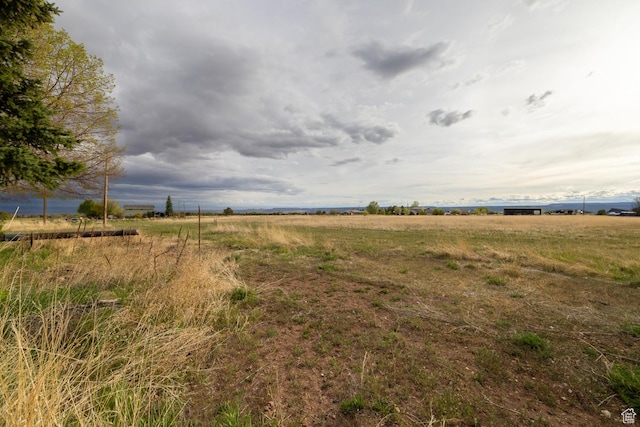 view of yard with a view of countryside