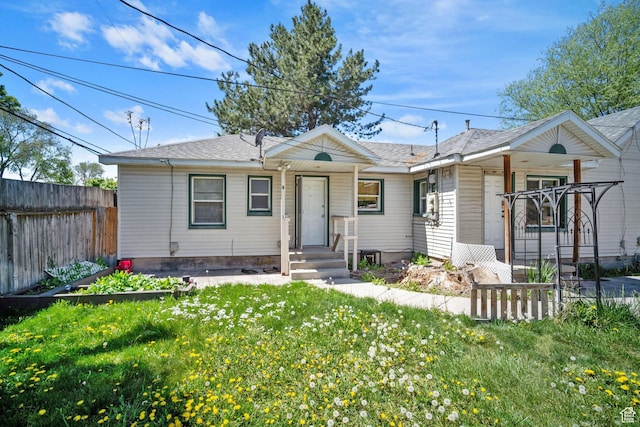370 E Scott Ave, South Salt Lake, UT 84115 - bungalow with a front lawn and fence