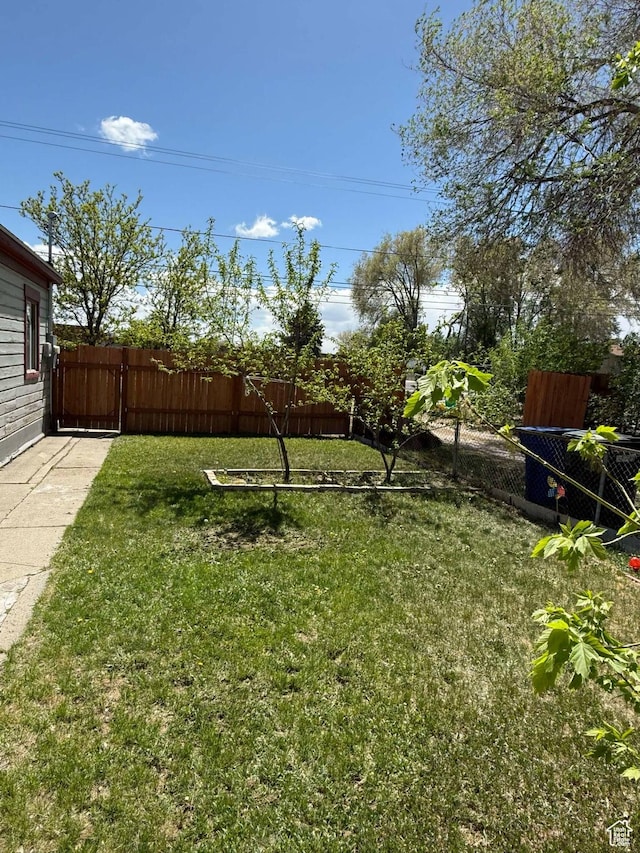 3274 W 3100 S, West Valley City, UT 84119 - view of yard featuring fence