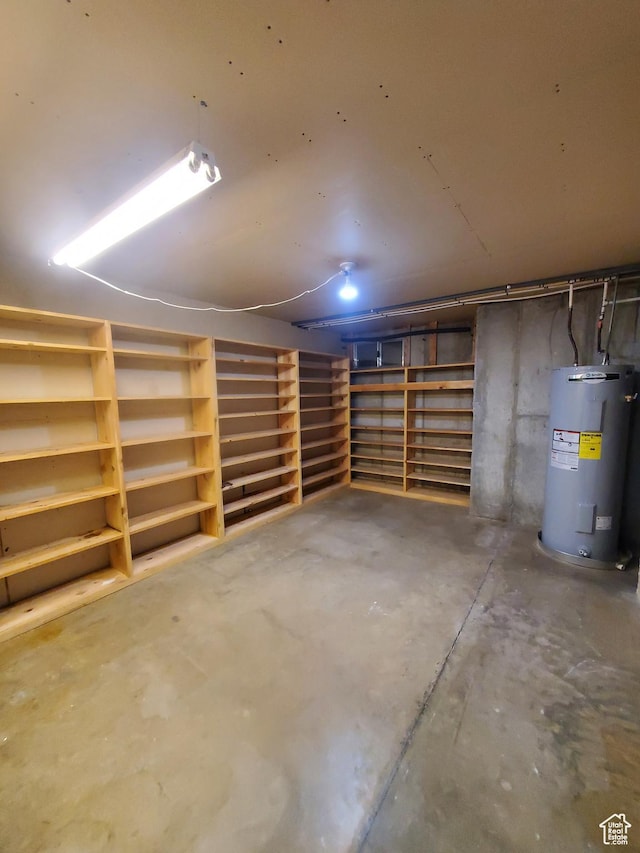 350 N 3rd St, Montpelier, ID 83254 - garage with electric water heater