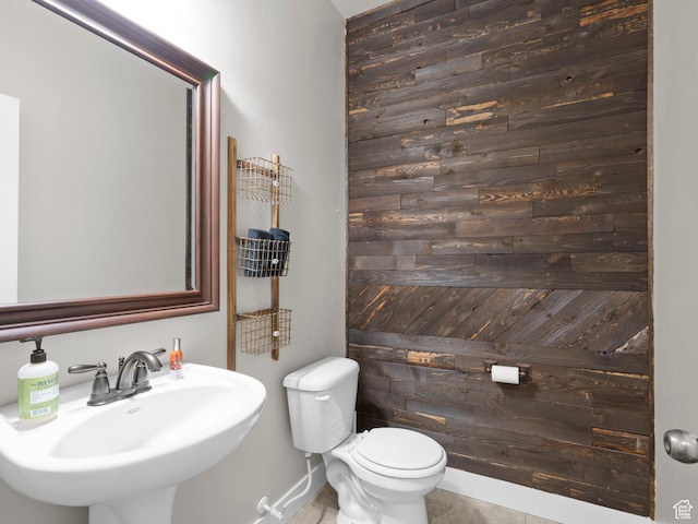 1827 W Burke Ln, Farmington, UT 84025 - bathroom with toilet, baseboards, and a sink