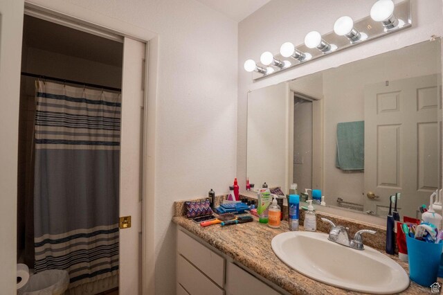 944 Gardenia Cir, St George, UT 84790 - full bath with vanity and a shower with shower curtain