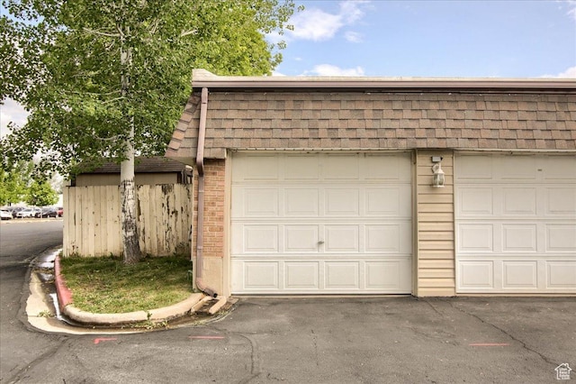 571 N 200 W, Bountiful, UT 84010 - view of garage
