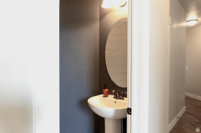 954 S 2040 W, Orem, UT 84059 - bathroom featuring a sink