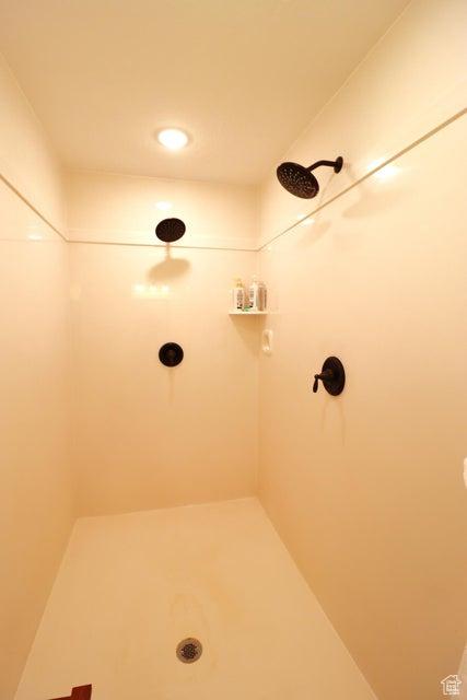 2577 W 5300 N Unit 11, Cedar City, UT 84721 - bathroom with a shower