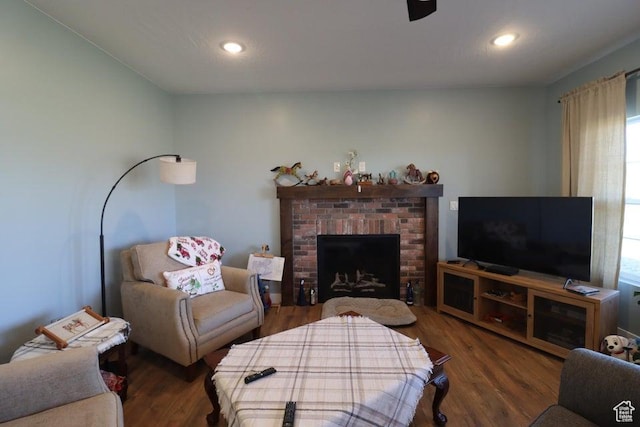 2577 W 5300 N Unit 11, Cedar City, UT 84721 - living area featuring plenty of natural light, wood finished floors, a fireplace, and recessed lighting