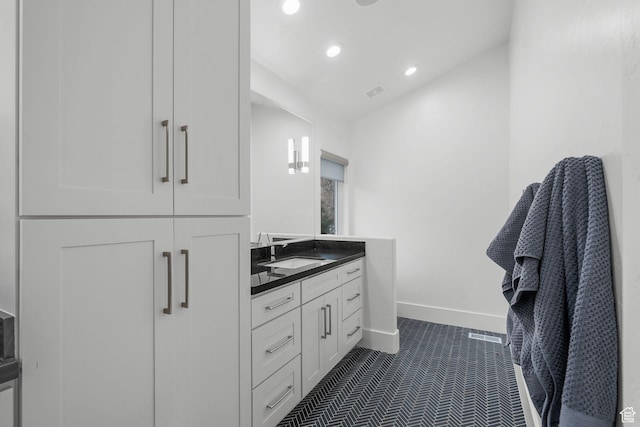 1303 Country Ln, Kamas, UT 84036 - full bath featuring vanity, baseboards, visible vents, and recessed lighting